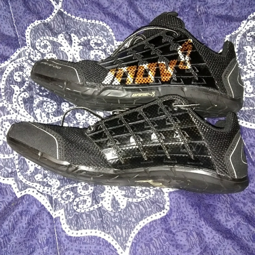 Weight training shoes